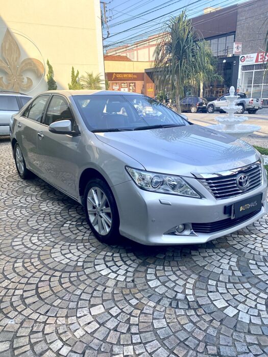 TOYOTA Camry 2013 completo