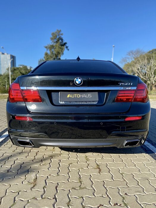 BMW 750 2014 completo