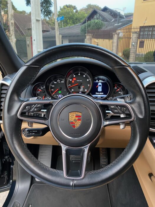 PORSCHE CAYENNE 2016 completo