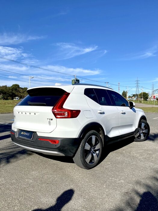 VOLVO XC40 2019 completo