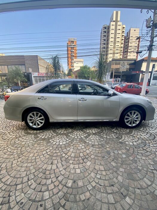 TOYOTA Camry 2013 completo