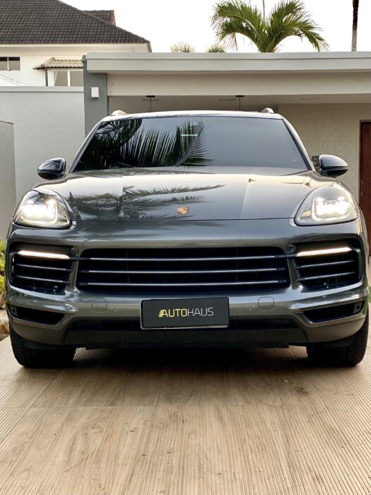 PORSCHE CAYENNE 2020 completo