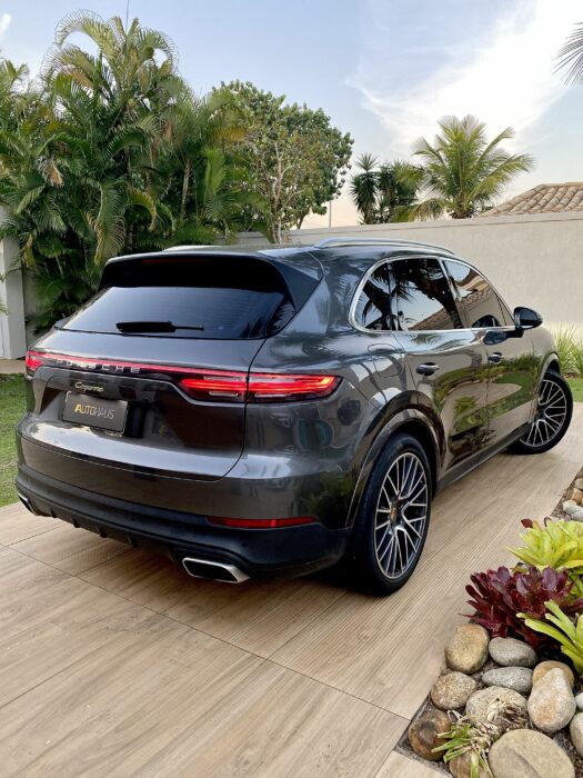 PORSCHE CAYENNE 2020 completo