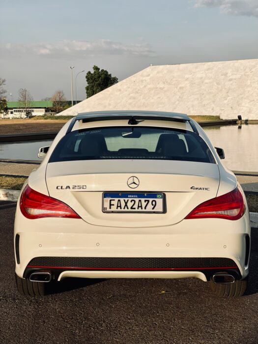 MERCEDES-BENZ CLA 250 2015 completo