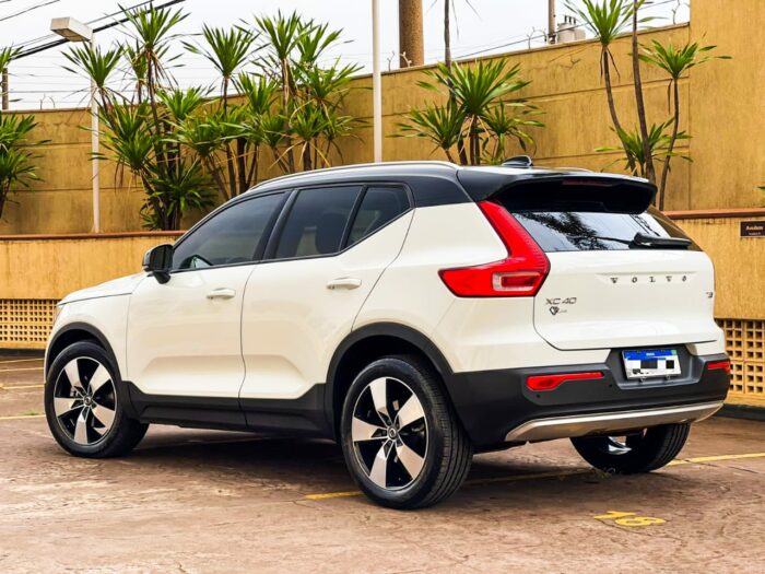 VOLVO XC40 2019 completo