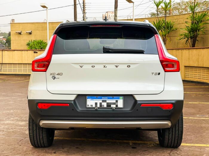 VOLVO XC40 2019 completo