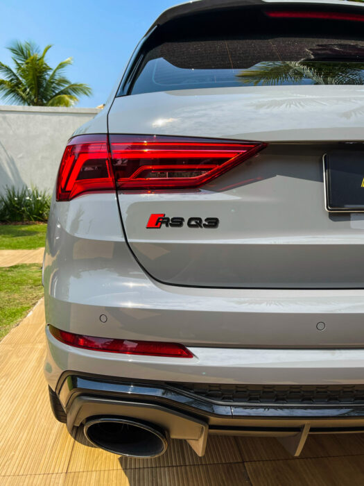 AUDI RS Q3 2021 completo