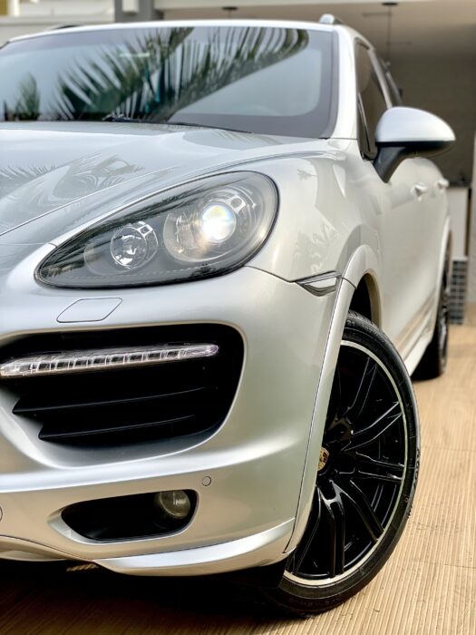 PORSCHE CAYENNE 2014 completo