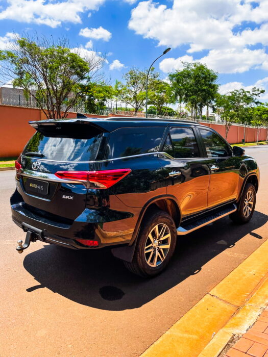 TOYOTA HILUX SW4 2018 completo