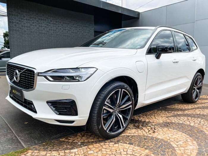 VOLVO XC60 2020 completo