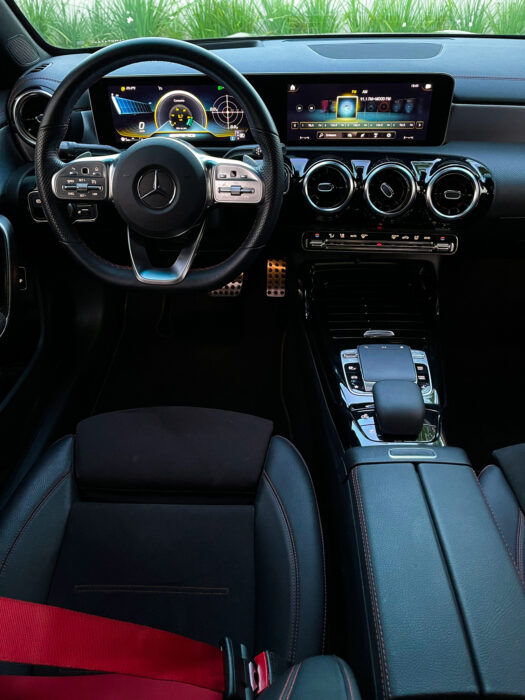 MERCEDES-BENZ CLA 35 AMG 2020 completo