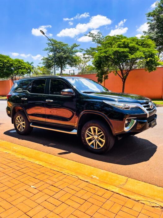 TOYOTA HILUX SW4 2018 completo