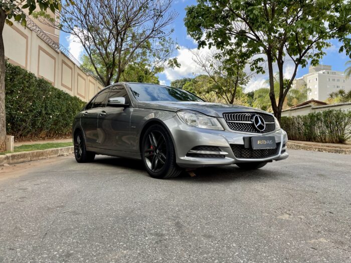 MERCEDES-BENZ C180 2012 completo