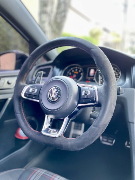 VOLKSWAGEN GOLF 2015 completo