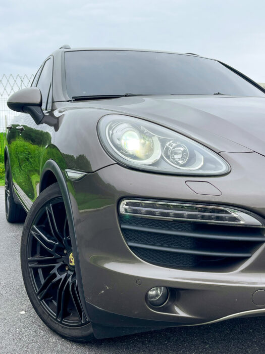 PORSCHE CAYENNE 2011 completo