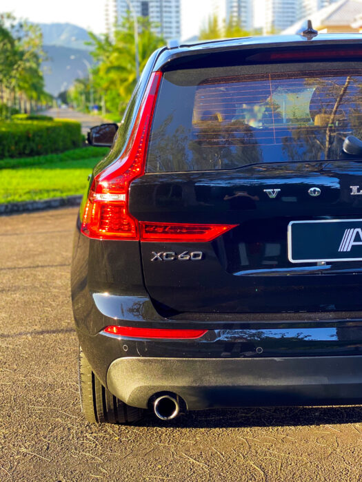 VOLVO XC60 2020 completo
