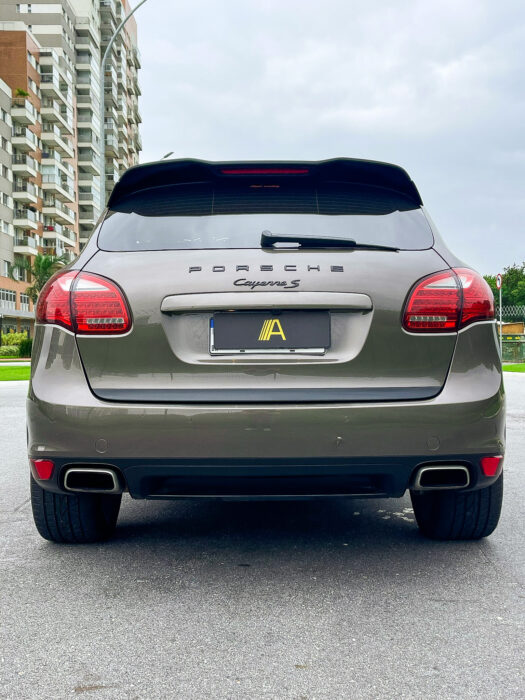 PORSCHE CAYENNE 2011 completo