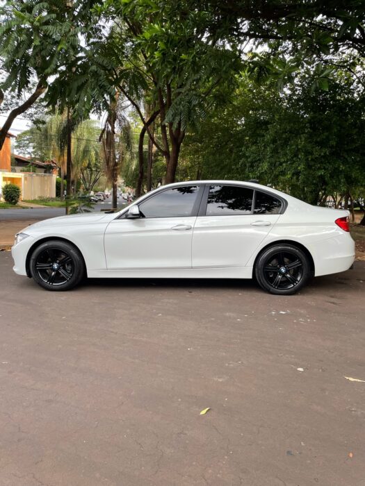 BMW 320i 2015 completo