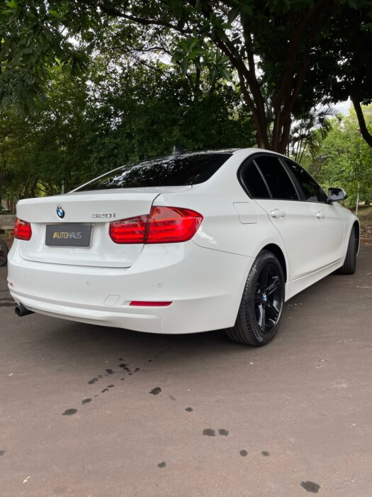 BMW 320i 2015 completo