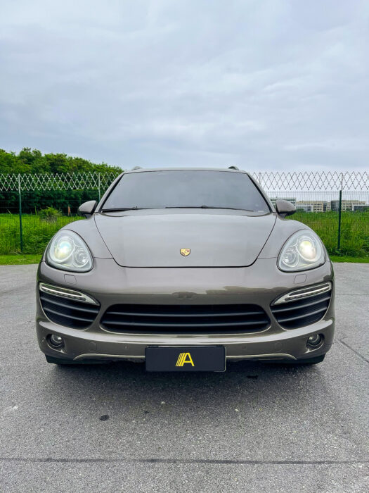 PORSCHE CAYENNE 2011 completo