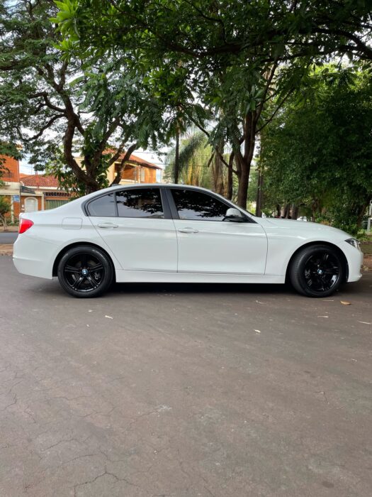 BMW 320i 2015 completo