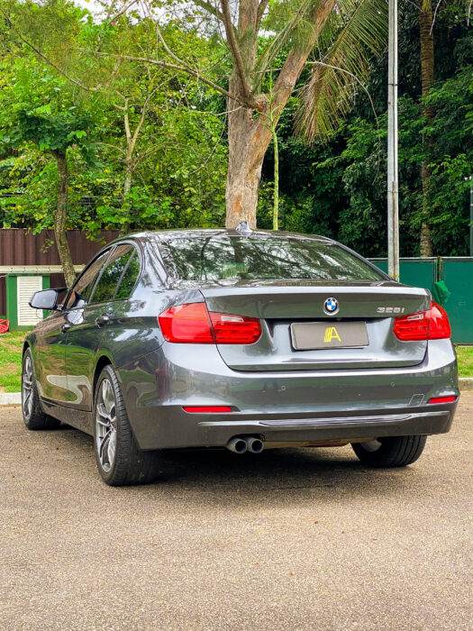 BMW 328i 2013 completo