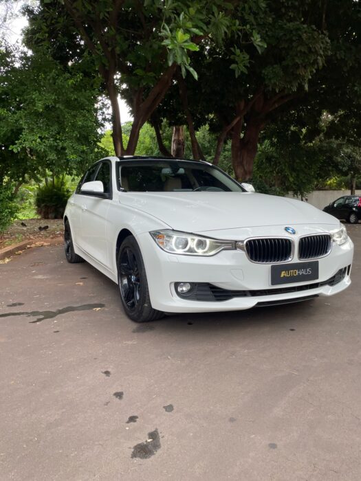 BMW 320i 2015 completo