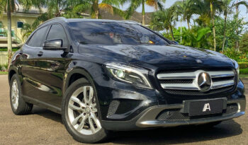 MERCEDES-BENZ GLA 200 2015 completo