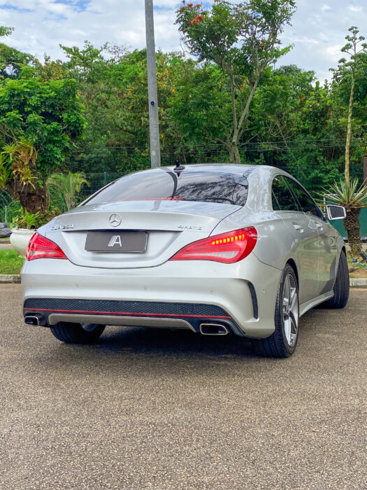 MERCEDES-BENZ CLA 250 2015 completo