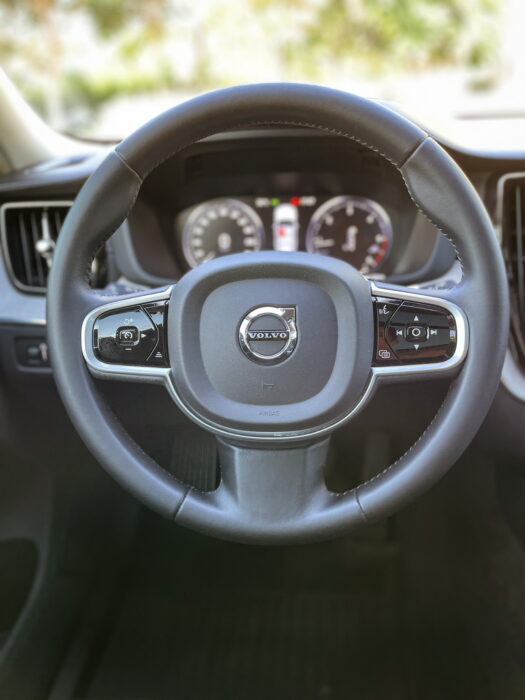 VOLVO XC60 2019 completo