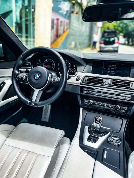 BMW M5 2013 completo