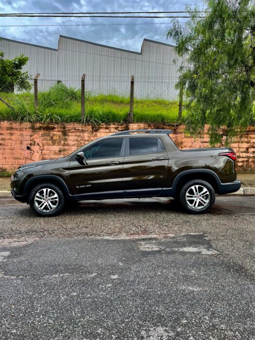 FIAT TORO 2017 completo