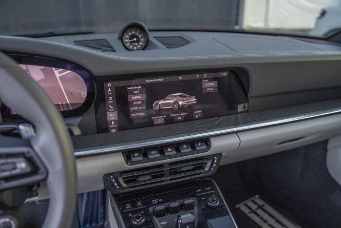 PORSCHE 911 2021 completo