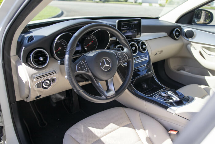 MERCEDES-BENZ C 180 2015 completo