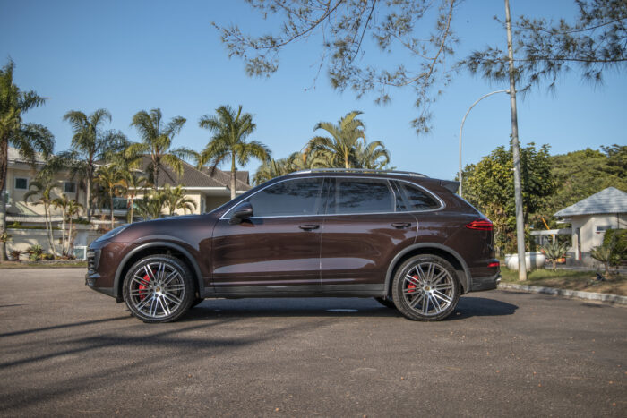 PORSCHE CAYENNE 2015 completo