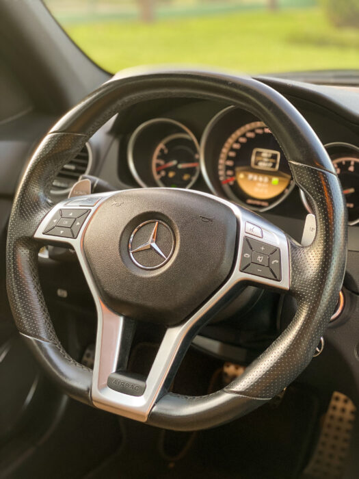 MERCEDES-BENZ C63 2012 completo