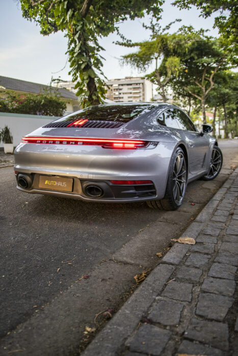 PORSCHE 911 2020 completo