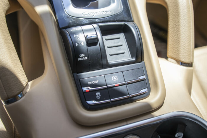 PORSCHE CAYENNE 2014 completo