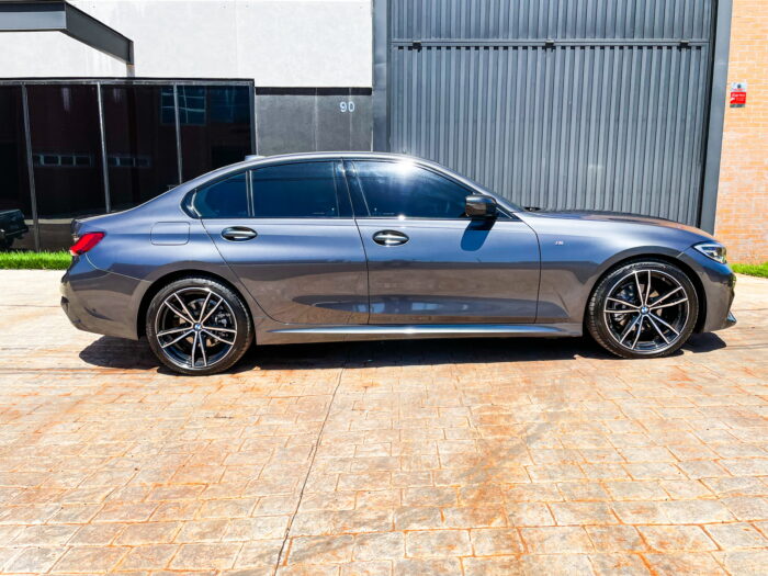 BMW 320i 2021 completo