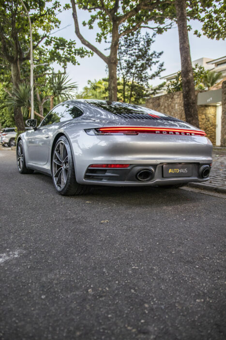 PORSCHE 911 2020 completo