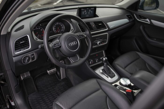 AUDI Q3 2015 completo