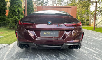 BMW M8 2021 completo