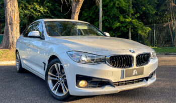 BMW 320i 2015 completo