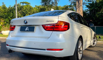 BMW 320i 2015 completo