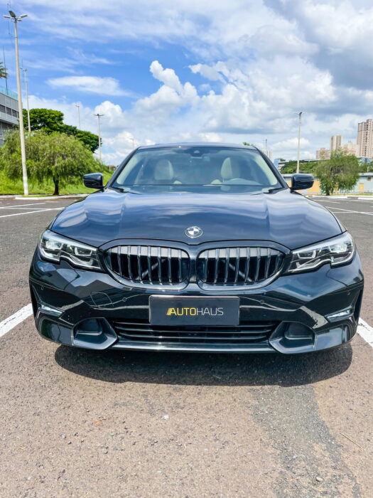 BMW 320i 2022 completo