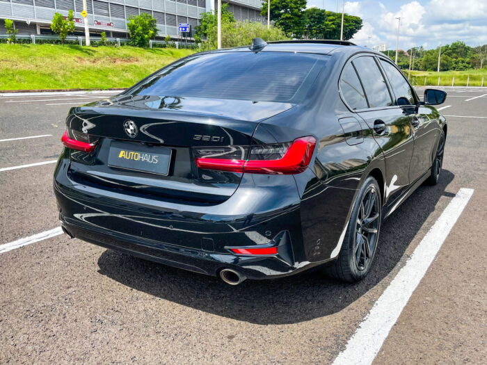 BMW 320i 2022 completo