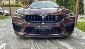 BMW M8 2021 completo