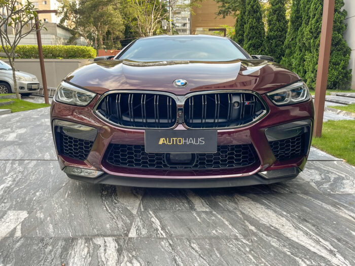 BMW M8 2021 completo