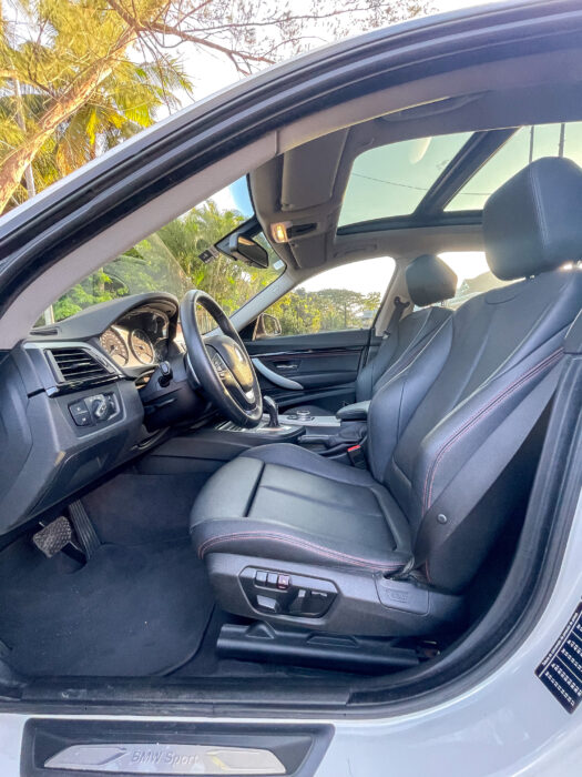 BMW 320i 2015 completo