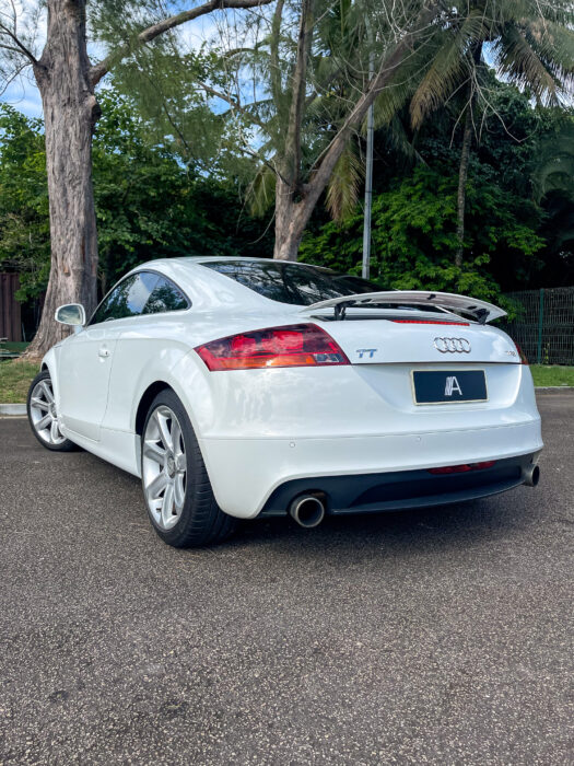 AUDI TT 2011 completo